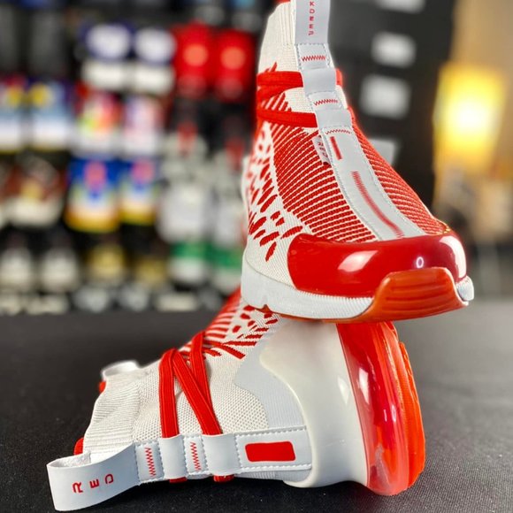 Light Gray & Red Knit Unisex Sneakers (ROCKDEEP RED WINTER)(Men's Listing) - Picture 4 of 5